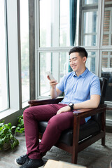 man wearing a blue T-shirt