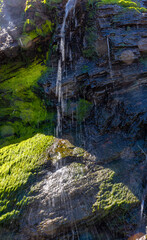Playa de las Catedrales con formaciones rocosas en Ribadeo, Galicia