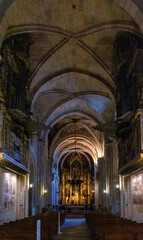 Fototapeta na wymiar Vista Altar mayor y organos de la Catedral de Mondoñedo en Lugo, Galicia, España