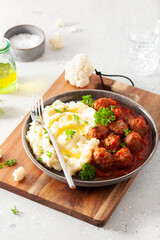 keto paleo diet lunch mashed cauliflower with meatballs