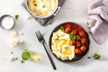 keto paleo diet lunch mashed cauliflower with meatballs