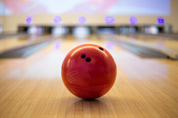 Bowling ball in a bowling lane - obrazy, fototapety, plakaty