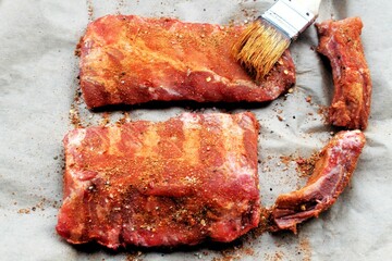 Spareribs (Schweinerippchen) mit vielen, orientalischen Gewürzen