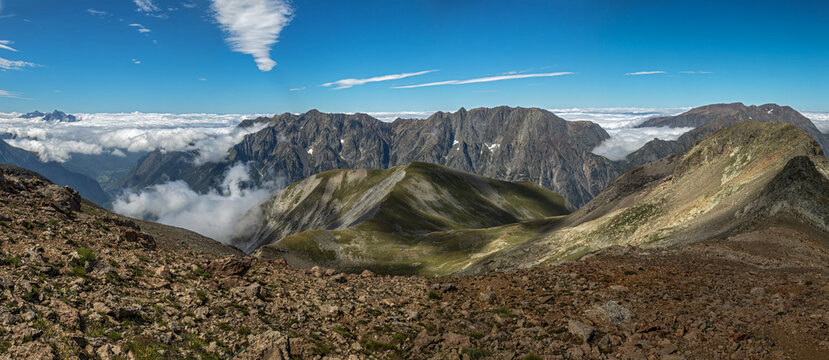 Panoramique sur le grand armet , Paysage du parc National des Ecrins  en &eacute;t&eacute;  , Le Neyrard , Is&egrave;re Alpes France