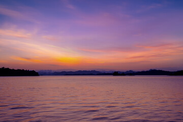 Obraz premium Beautiful sky twilight and reflections on water,