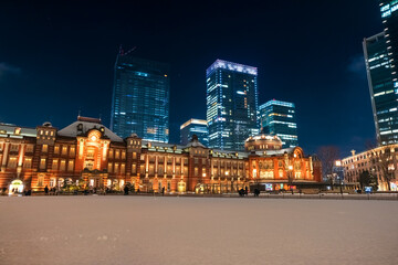 Fototapeta na wymiar 東京都 雪の日の東京駅 夜景（2022年1月6日）