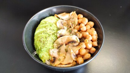 Bowl - Riz, pois chiche, avocat, champignons