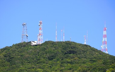 torre na montanha