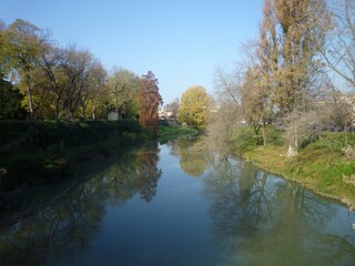 Fototapeta na wymiar Padua River