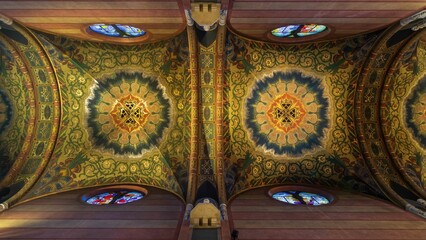 Wnętrze Kościoła Najświętszego Serca Pana Jezusa w Krakowie - obrazy, fototapety, plakaty