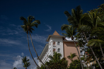 Fototapeta na wymiar landscape with a white building against the blue sky 