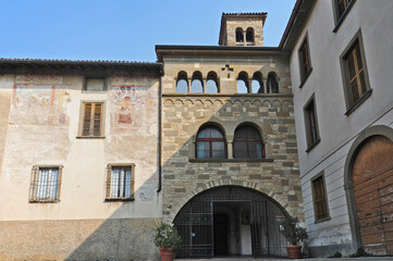 Fototapeta na wymiar Bergamo, Chiesa di San Michele al Pozzo Bianco