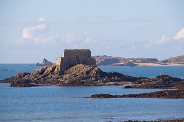 Fototapeta na wymiar old castle on the coast