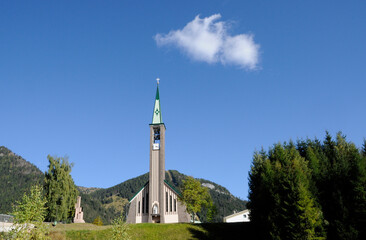 Obraz premium Kirche im Pozza di Fassa