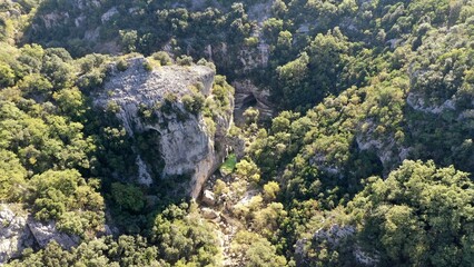 Naklejka na ściany i meble survol de l'arrière pays de Montpellier en Occitanie dans le sud de la France et piémont des Cévennes