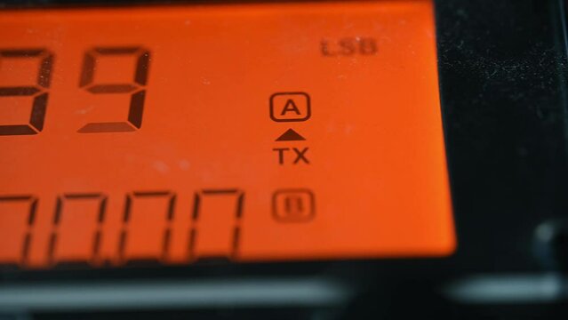 HAM radio, a slow slide over a modern SDR unit that is scanning frequencies