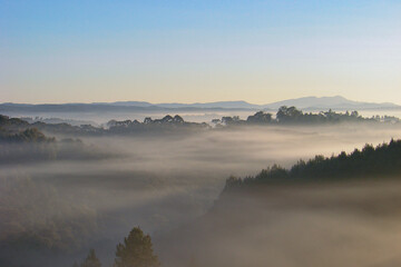 nascer do sol com cerração na chácara PACHAMAMA