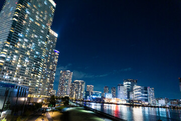 Night view of high-rise condominiums in Tokyo, Japan_b_15