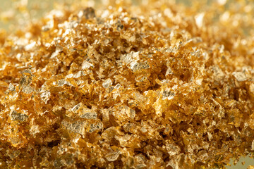 金色に輝くゴールドの素材と金箔
