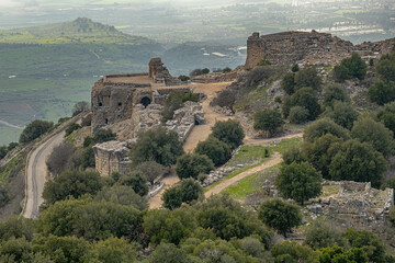 Fototapeta na wymiar Westbound aerial view of Nimrod Crusader Castle, located in Northern Golan, at the southern slope of Mount Hermon, as seen from the Keep (Donjon), Golan Heights, Israel. 