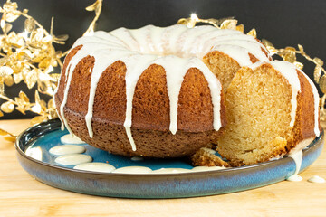 Eierlikörkuchen mit Zuckerguss