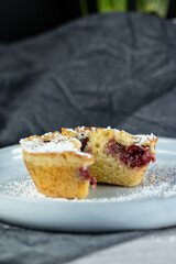 Muffins mit Kirschen