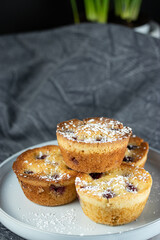 Eierlikör Muffins mit Kirschen