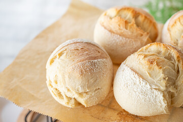 焼きあがったフランスパン