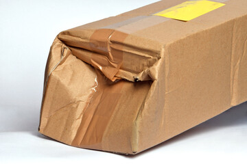 damaged package (transport damage) // beschädigtes Paket (Transportschaden) 