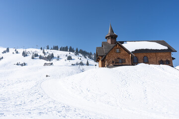 Stoos is a car-free leisure, sports and vacation resort with a fully comprehensive infrastructure and extremely varied offers for winter sports enthusiasts of all kinds. Schwyz, Muotatal, Morschach.