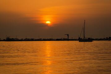 Chorwacki zachód słońca na wyspie Novalja