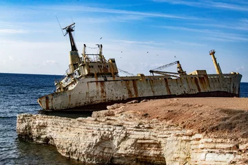 Foto op Canvas Boat wreck near Cyprus shore © Nikolett