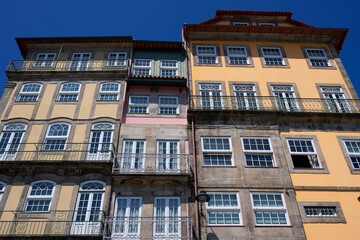 Fototapeta na wymiar Famous colorful traditional facade in Porto