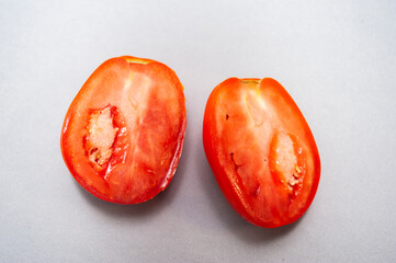 FRUTO: TOMATE