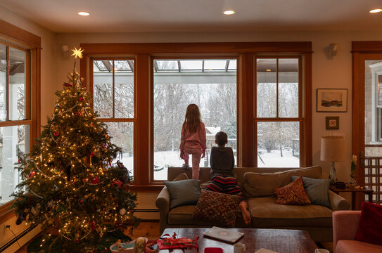 Lifestyle Family image watch snowstorm from home