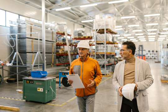 Supervisors Meeting At A Warehouse Distribution Centre