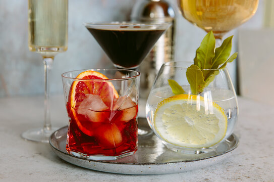 Cocktails and sparkling wine