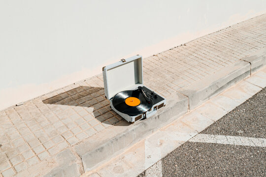 portable turntable on the street
