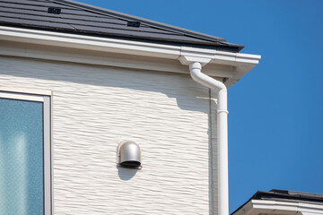住宅設備　雨どい　サイディング　ガラリ