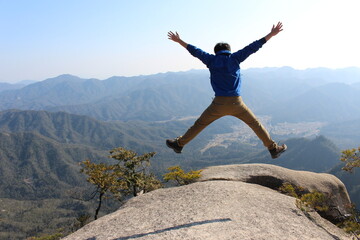 ジャンプ、飛翔、飛ぶ、三倉岳