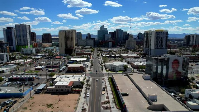 Aerial Pullout Phoenix Arizona from DJI Air 2s