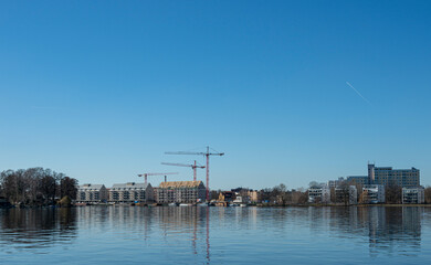 Baustellen im Neubaugebiet an der Berliner Havel bei der Insel Eiswerder