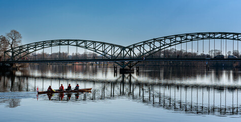 Die Eiswerderbrücke an der Havel in Berlin Spandau