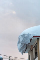 雪庇　屋根雪