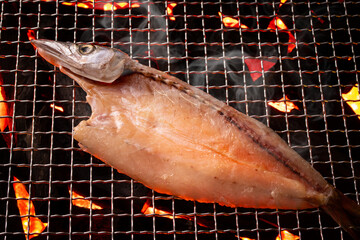 かますの開きを焼く