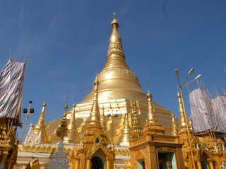 Naklejka premium Shwedagon Pagoda in Yangon, Myanmar