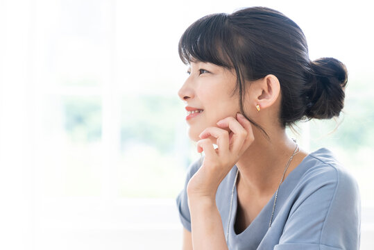 女性の横顔 の画像 566 171 件の Stock 写真 ベクターおよびビデオ Adobe Stock