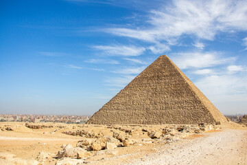The great pyramid of Cheops in Giza, Cairo, Egypt - obrazy, fototapety, plakaty