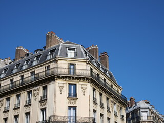 Fototapeta na wymiar Immeuble parisien, façade 