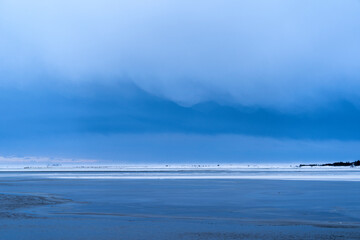 Fototapeta na wymiar storm on the sea and snow